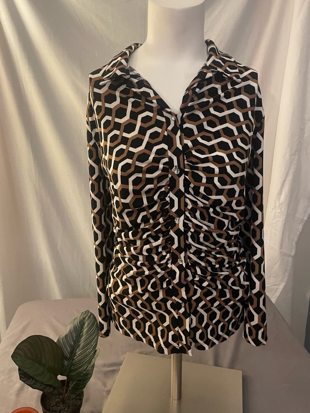 Geometric Ruched Button-Front Top in Black and Tan
